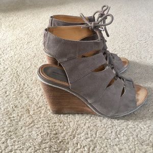 Nude tan Melrose and Market brand lace up wedges
